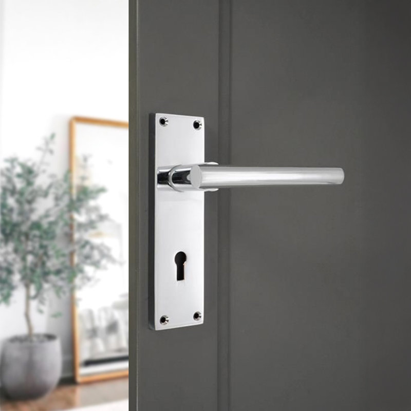 Jura Lever on Backplate Lock Polished Chrome