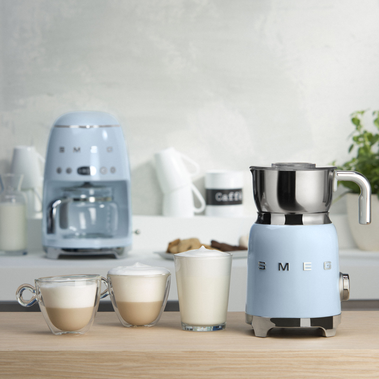 SMEG 50's Retro Style Milk Frother, Pastel Blue