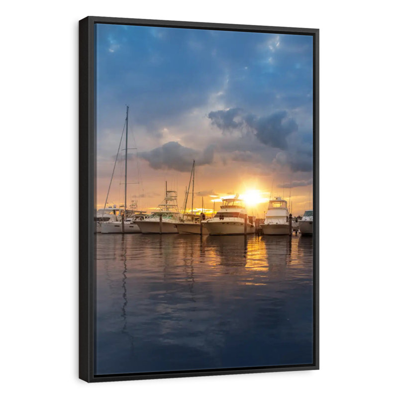 Miami Marina au coucher du soleil, 9 po x 13 po, Floating Frame Black