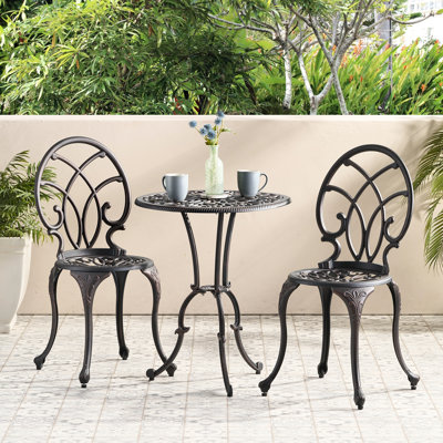 Bistro 3 pièces en aluminium avec finition cuivre - pour les repas en plein air intimes, comprend 2 chaises et 1 fente pour parasol de table en teinte idéale pour socialiser
