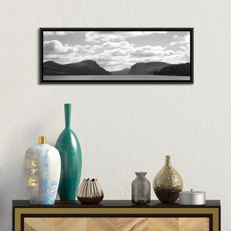 Reproduction de photo sur toile, H 16 po x l 48 po x P 1,5 po, Toile avec cadre noir