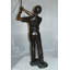 Statue en bronze Hillier adolescent jouant au golf - Taille: L 18 po x l 13 po x H 57 po.