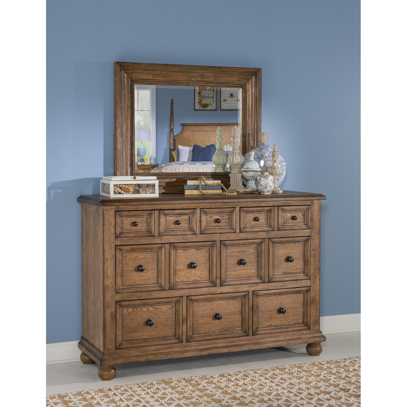 Country Living 8-Drawer Dresser