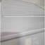 Auvent métallique blanc 4.6 Terrace - Structure extérieure en aluminium avec revêtement en poudre contemporain, charnière continue avec joint d'étanchéité intégré, quincaillerie en acier inoxydable à installation rapide, adaptée