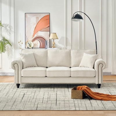 Luxueux canapé rembourré 3 places en chenille avec accoudoirs roulés et pieds en bois, pour les salons et les appartements modernes