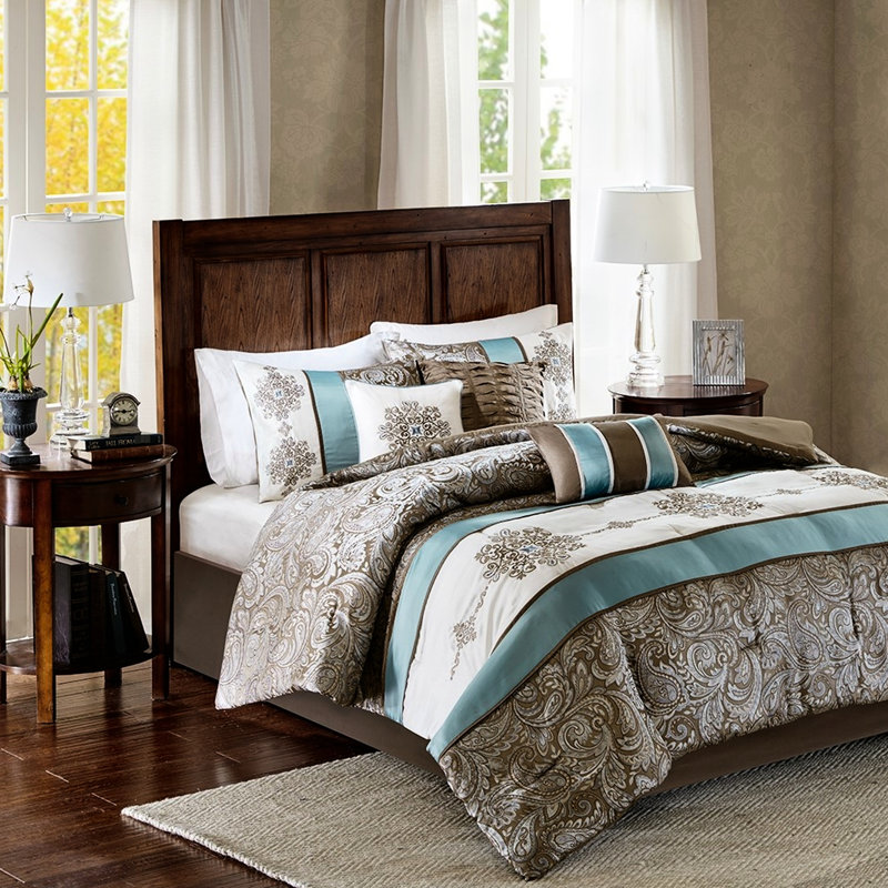 Édredon bleu 7 pièces pour très grand lit orné d'un magnifique motif cachemire