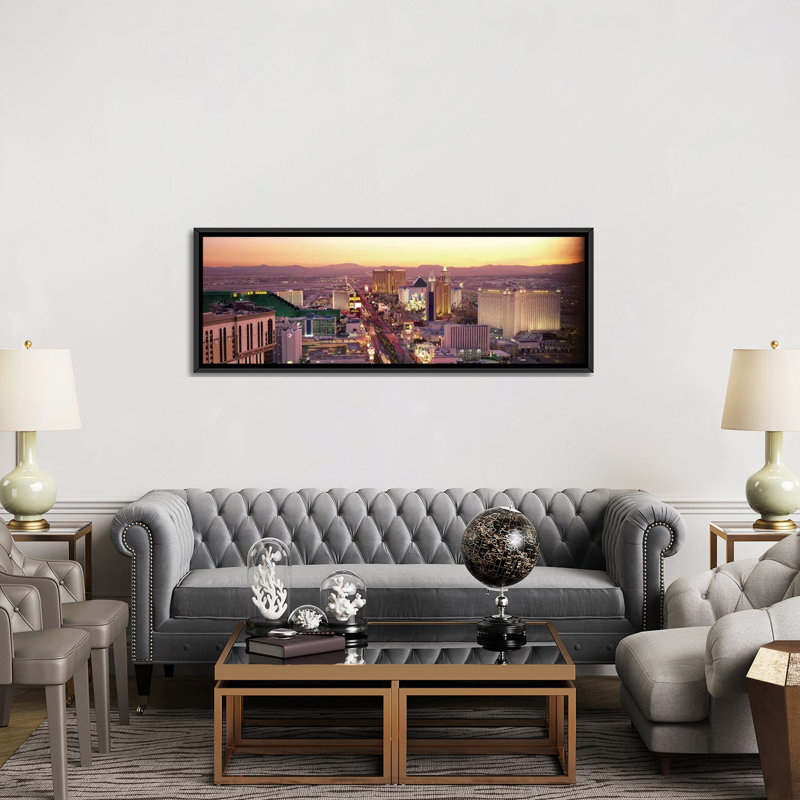 «The Strip, Las Vegas, Nevada», reproduction de photo panoramique sur toile tendue, H 24 po x l 72 po x P 1,5 po, Cadre noir