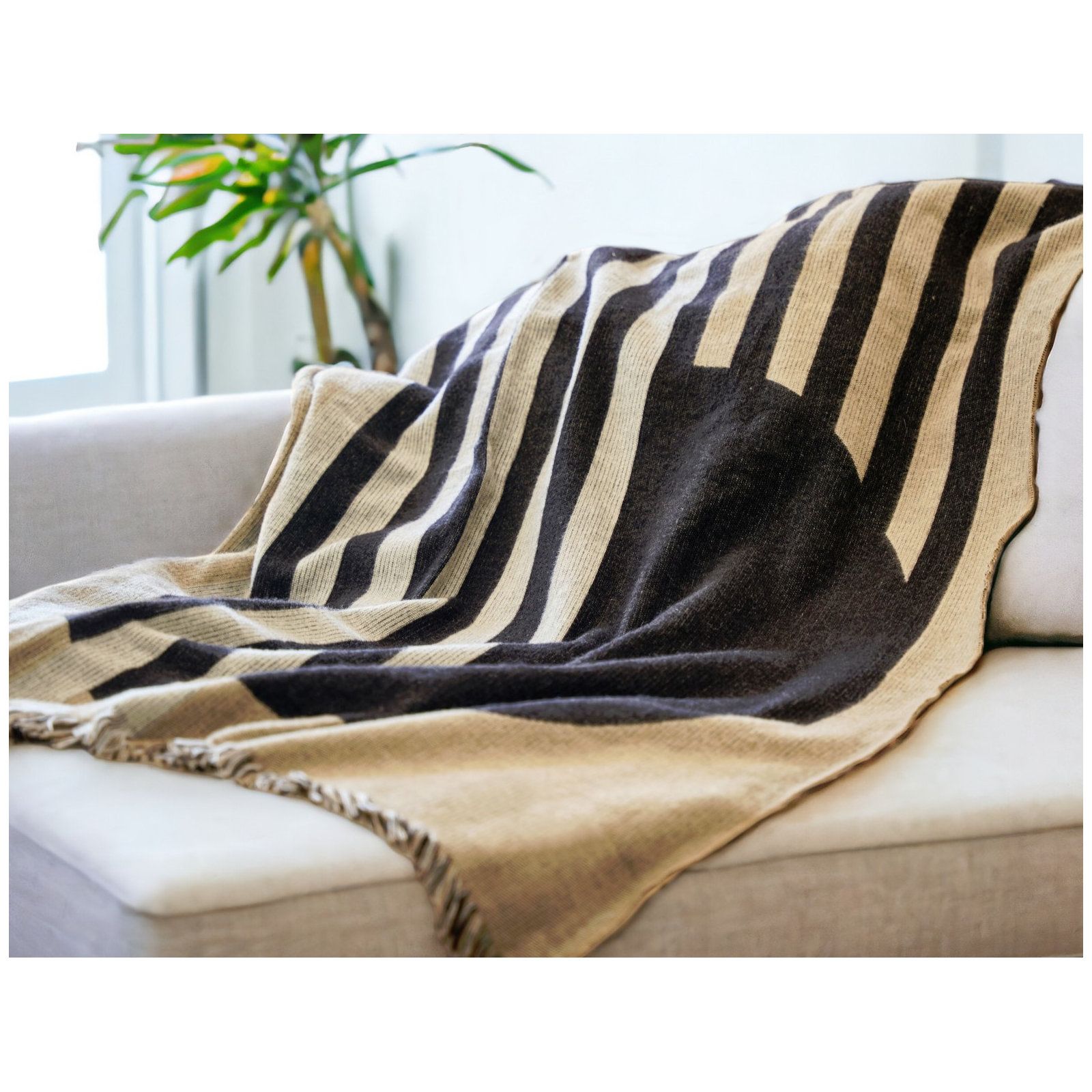Jovista Mod Acrylic Woven Throw Blanket