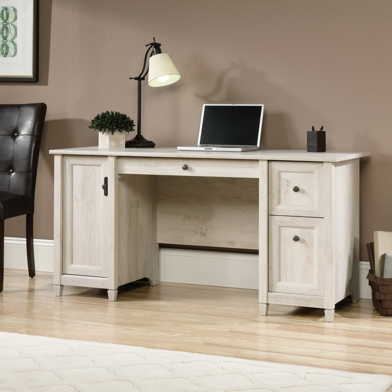 Bureau d'ordinateur gris Coastal