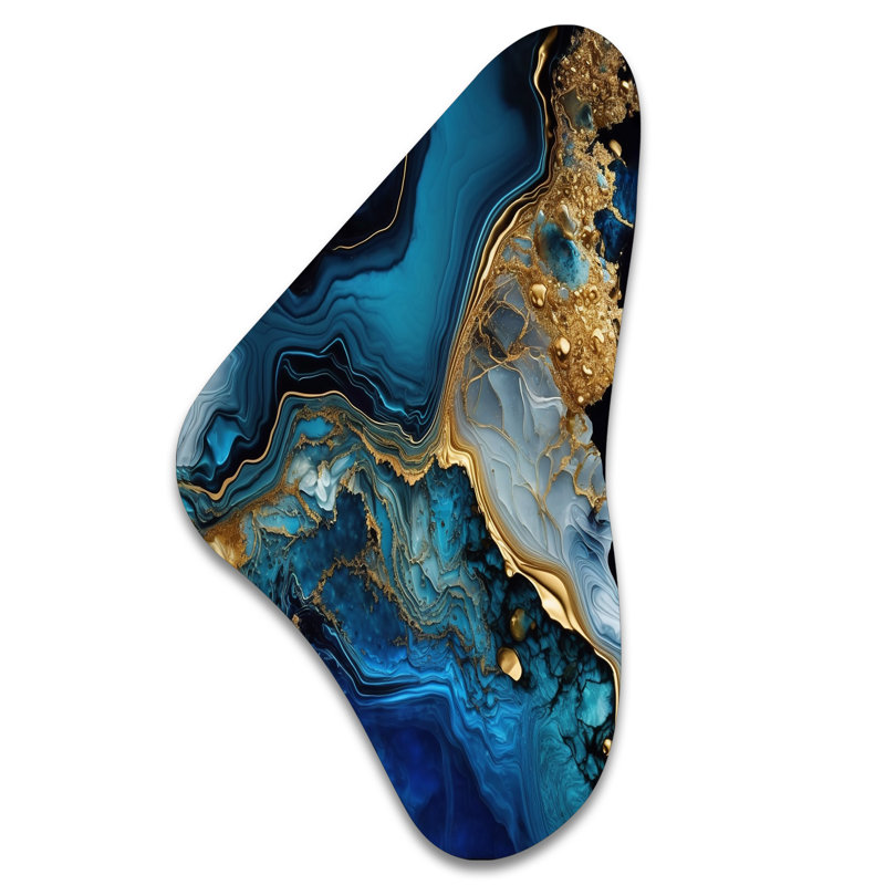 Abstrait géométrique en marbre doré et bleu IV - art mural asymétrique en forme de Boomerang en marbre, H 31 po x l 17 po