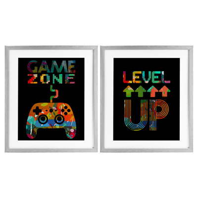 Ensemble de 2 images collées de jeux vidéo encadrés, encadrées par Marcus Prime