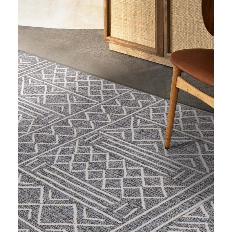 Suhanth Geometric Indoor Rug, Rectangle 2'7" x 5'
