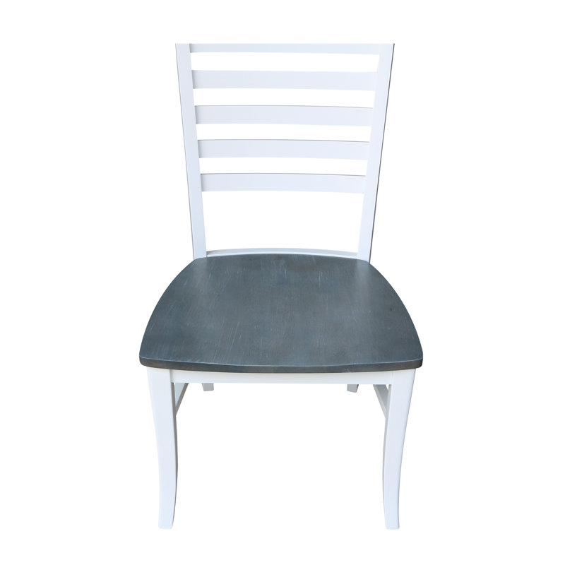 Chaise d'appoint à dossier échelle en bois massif Sardinia, Blanc / gris bruyère