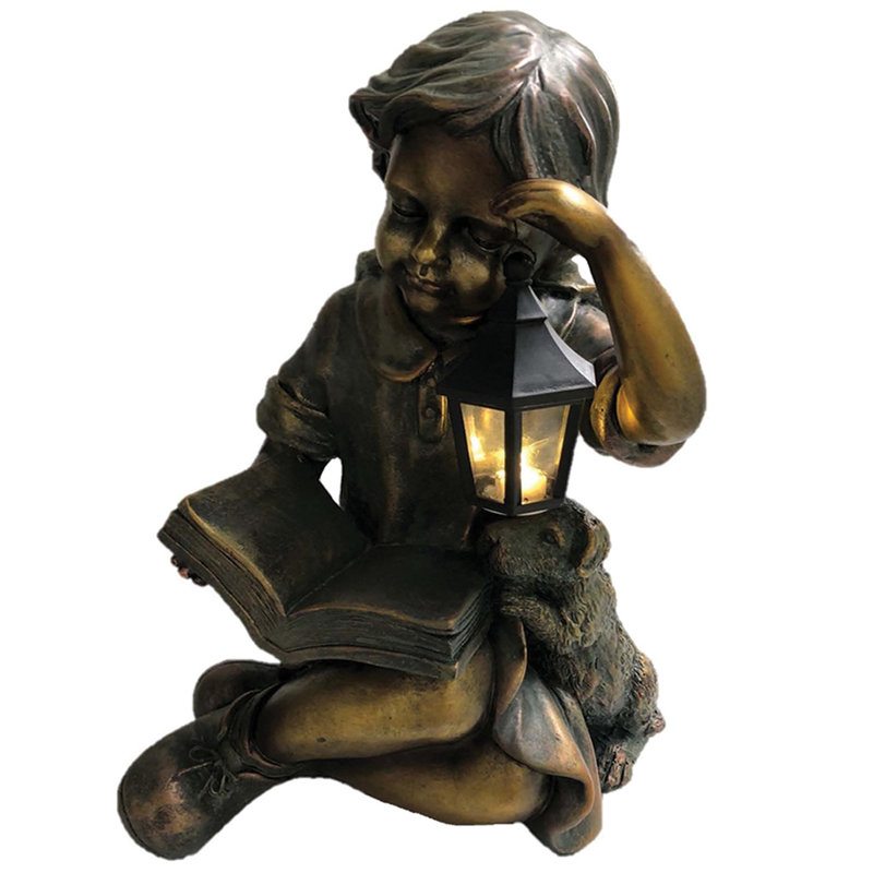 13 "lecture près de sa lampe