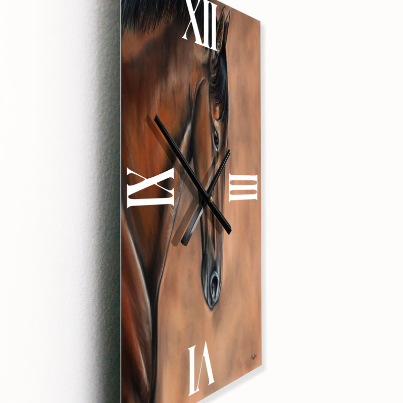 Portrait d'un horloge murale cheval brun, Petit