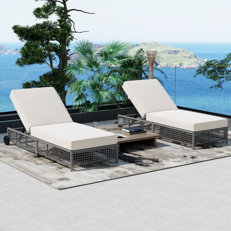 Chaise longue d'extérieur Solara avec dossier réglable à 5 positions, structure en rotin
