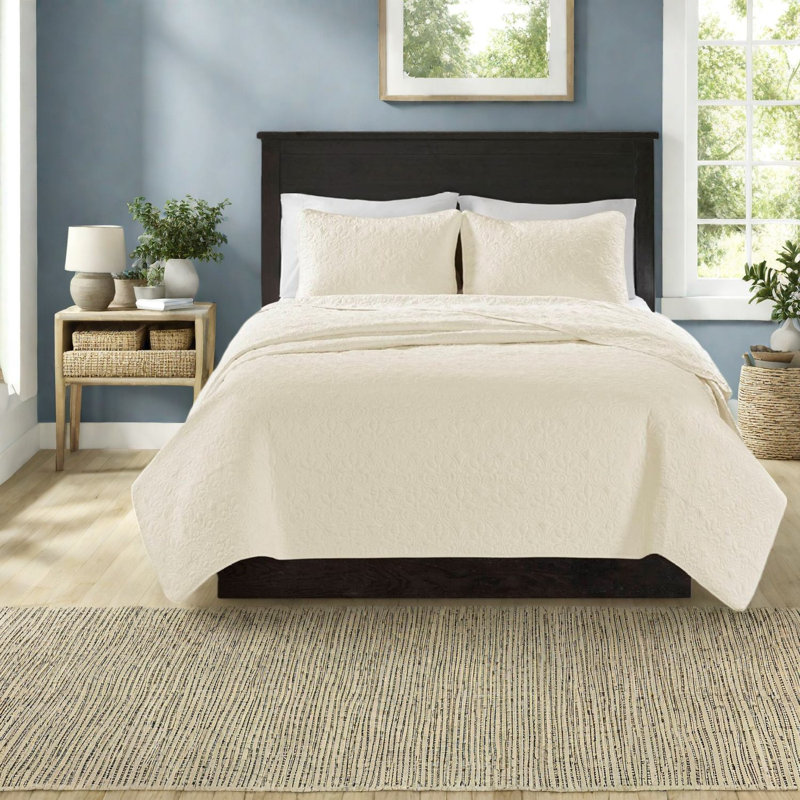 Comfortable Cotton Bedding Sets, Reversible Cream Quilt For Home