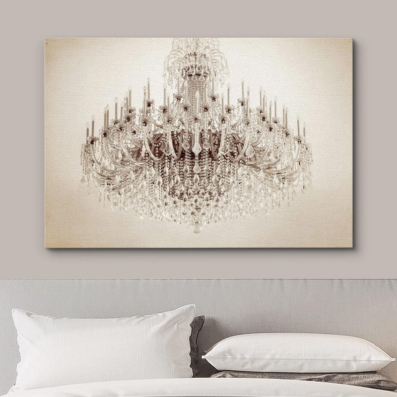 Impression sur toile de style lustre en cristal blanc de style victorien, Toile tendue, H 32 po x l 48 po x P 1,5 po