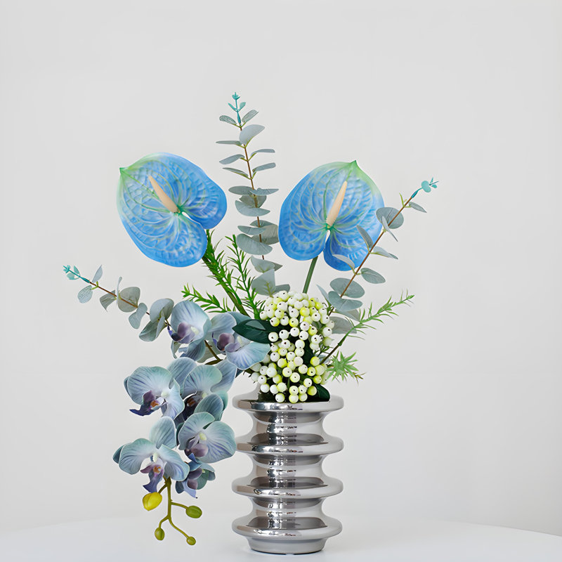 Ornements de fleurs simulées