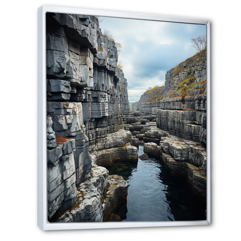 «Ireland the Burren Clif II», reproduction sur toile, H 32 po x l 24 po x P 1 po, Cadre flottant blanc