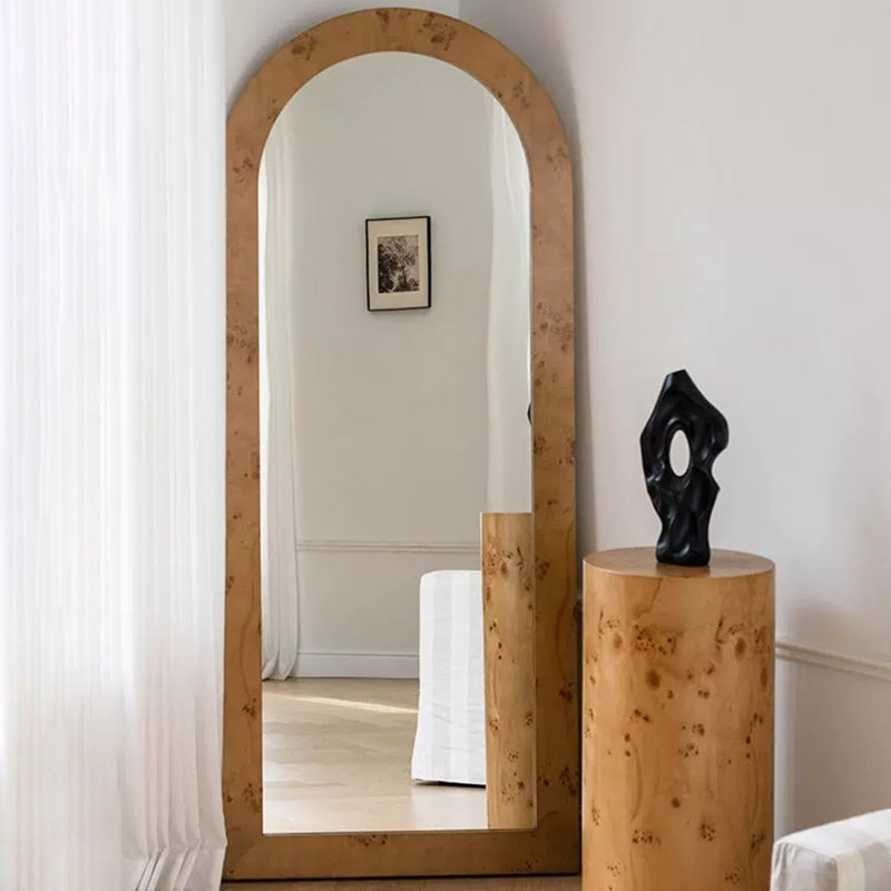 Fenêtre
 Miroirs pleine grandeur en bois manufacturé