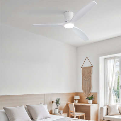 Ventilateur de plafond à profil bas pour chambre à coucher et salon, pales en bois massif de 52 pouces, finition blanche classique, lumière DEL à intensité variable avec télécommande
