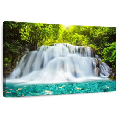 Paysage d'une cascade d'Alvord Kanchanaburi