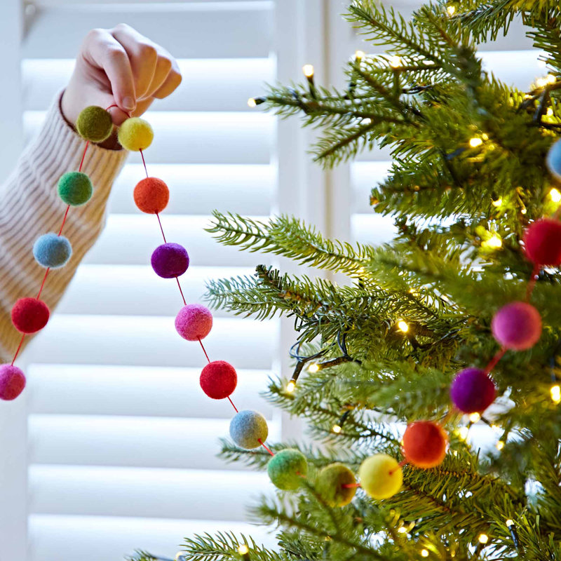 Garland, 5cm H x 300cm L x 5cm D