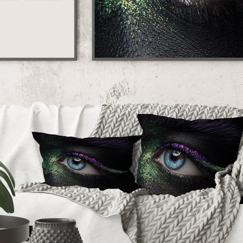 Housse et insert d'oreiller rectangulaire avec yeux féminins avec pigments et étincelles