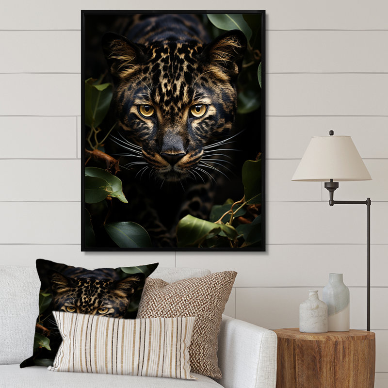 «Leani Cheetah Portrait Silent Stalk II», reproduction sur toile, H 40 po x l 30 po x P 1,5 po, Cadre flottant noir