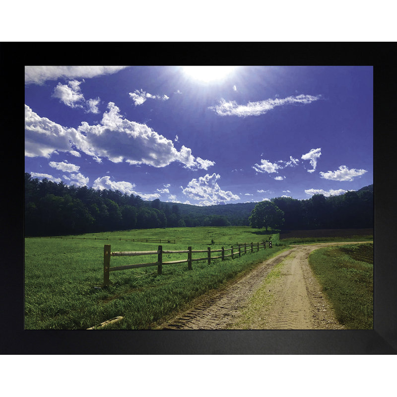 «Summer Road» par Michelle Deegan, reproduction de photo, H 20,5 po x l 26,5 po x P 1,25 po, Papier encadré noir