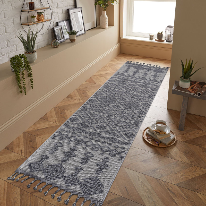 Traditional indoor/outdoor area rugs, Runner 2'2" x 8'