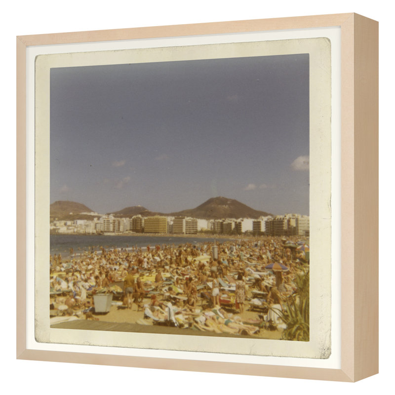 «Beach Scene» par Hope Bainbridge - impression d'un cadre photo sur papier, H 30 po x l 30 po