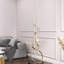 Ensemble de moulure murale pour murs intérieurs - garniture murale prédécoupée, moulure apprêtée en usine pour les lambris, panneaux décoratifs muraux et cadres, facile à installer, prête à assembler pour le salon et la chambre à coucher