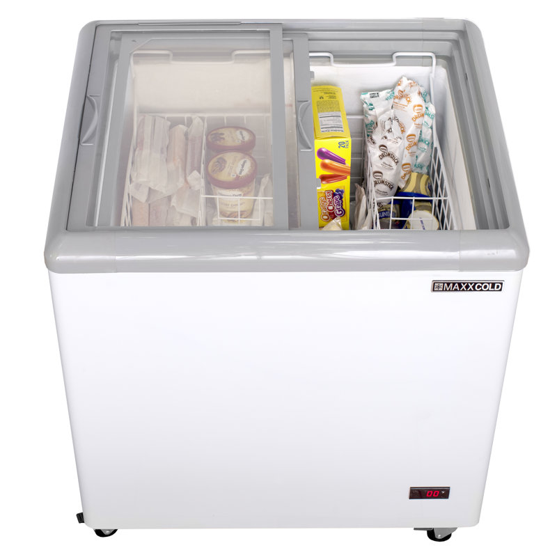 Maxx Cold 31" Sliding Glass Top Mobile Ice Cream Display Freezer - 5.8 Cu. Ft. (164L)