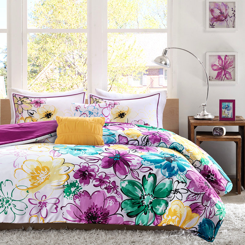 Édredon très grand / très grand avec des motifs floraux enchanteurs
