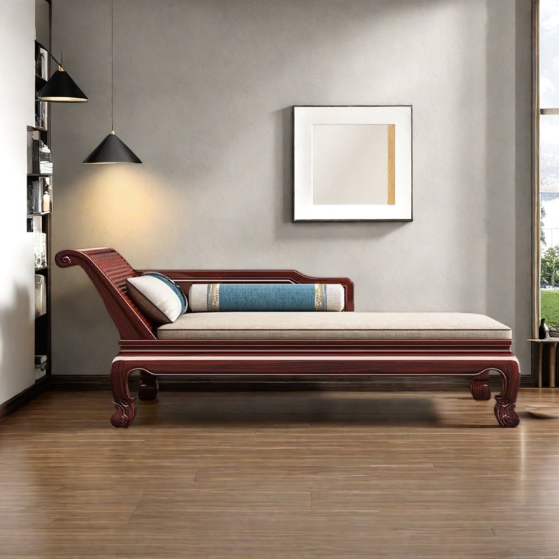 Chaise sculptée en bois de rose, Face à la gauche