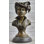 Figurine victorienne de l'ère victorienne au chapeau de plumes