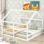 Lit plateforme simple, deux lits partagés-490878914