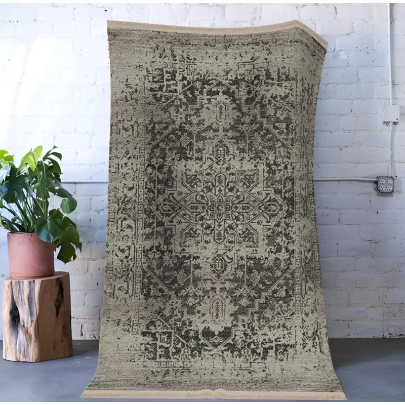 Tapis oriental gris / beige en polypropylène tissé à la machine Sarem, Rectangle 5 pi 2 po x 8 pi 7 po