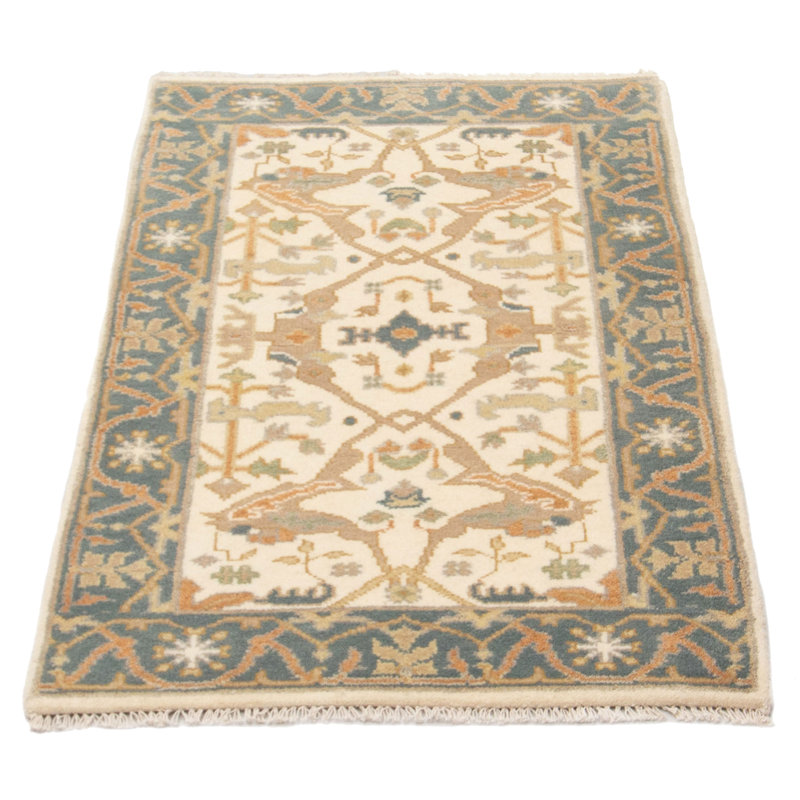 Tapis crème Royal Oushak 3 pi 0 po x 4 pi 11 po