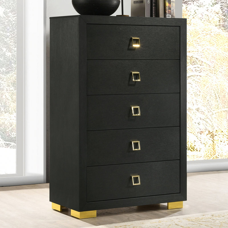 Commode de style moderne avec pieds en métal