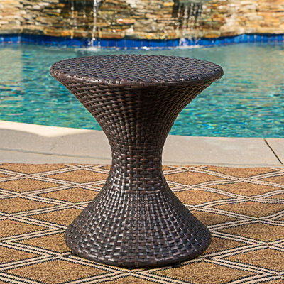 Table de bout d'extérieur en osier pour l'extérieur
