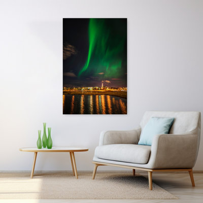 Aurore boréale ou aurores boréales, Reykjavik, Islande, ville dramatique colorée, art naturel