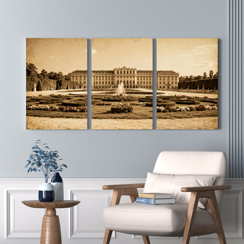 Ensemble de 3 tableaux sur toile tendue, aux tons sépia, représentant les jardins du château de Schönbrunn, H 18 po x l 36 po
