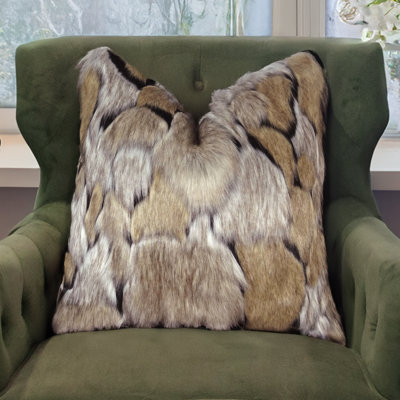 Ensemble de coussins décoratifs en fausse fourrure Thomas Collection® Cobblestone Wolverine