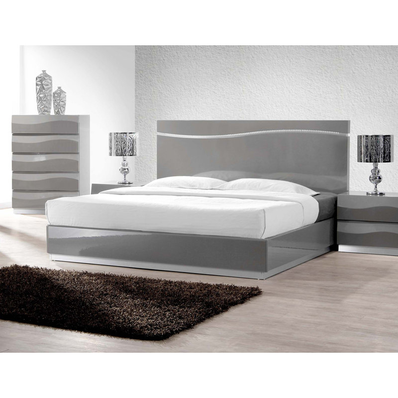 Braylea Platform LED Lacquer Bed , Queen