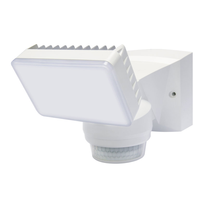 IQ America Lm1801bz Projecteur d'extérieur à lumière de sécurité à mouvement extérieur de 1 600 lumens à 180 degrés et 70 pieds de hauteur