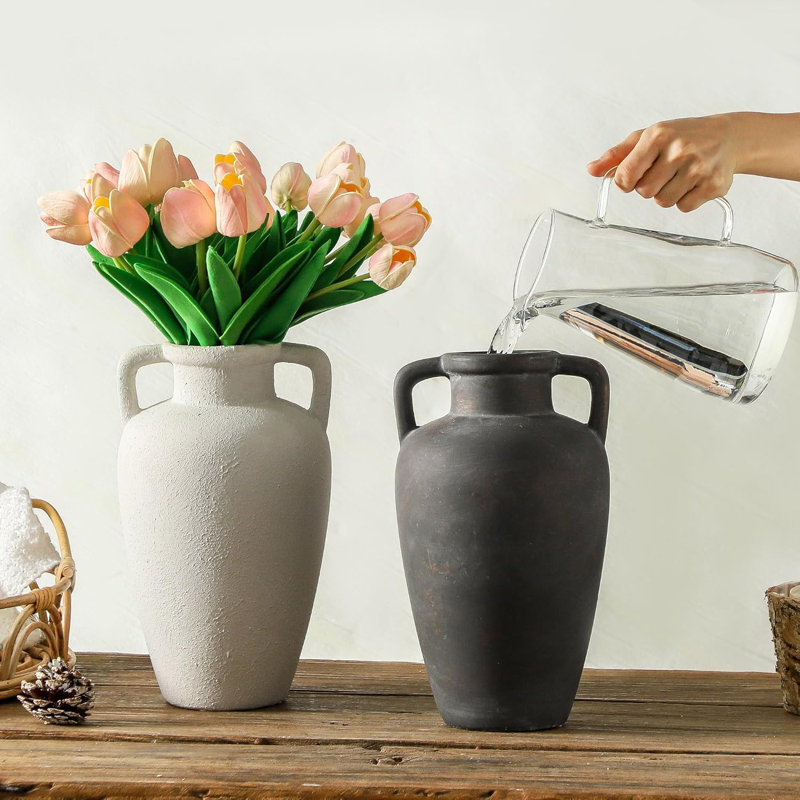 Vase en céramique avec poignées