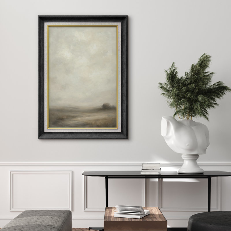 «Foggy Meadow Path with Distant Tree Silhouette», reproduction d'art sur toile encadrée, Cadre noir de qualité supérieure